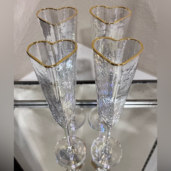 4- NIB HEART SHAPED IRIDESCENT TALL CHAMPAGNE GLASSES - Picture 7 of 15